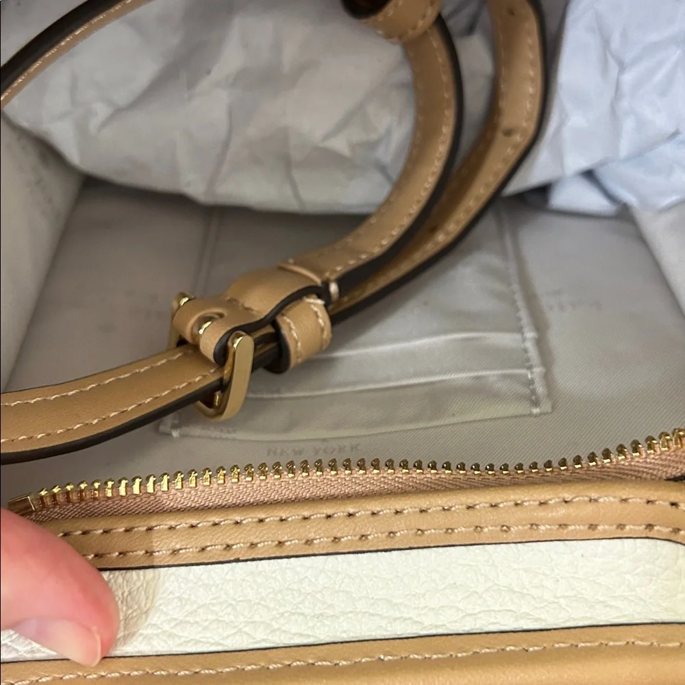 Kate Spade x Disney NWT Chip N Dale Mini Ella Tote Limited Edition - Picture 14 of 17